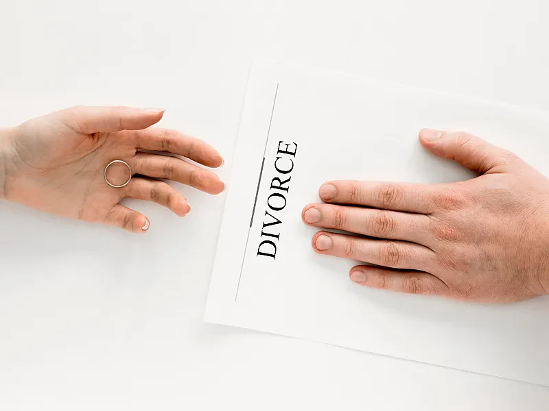 What are the procedures for divorce in Qatar?